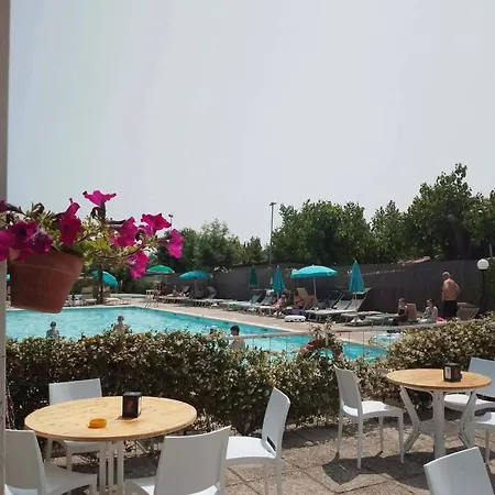 مكان تخييم La Dolce 1